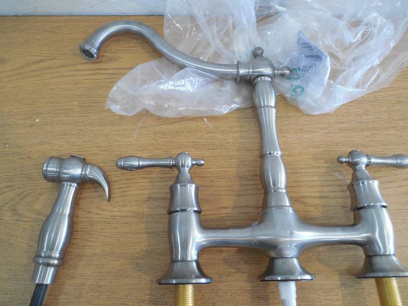 lot 3 image: KITCHEN FAUCET WITH SPRAYER