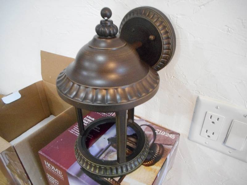 lot 19 image: (2) Hampton Bay Cambridge Collection 1-Light Essex Bronze Outdoor Medium Wall Lantern