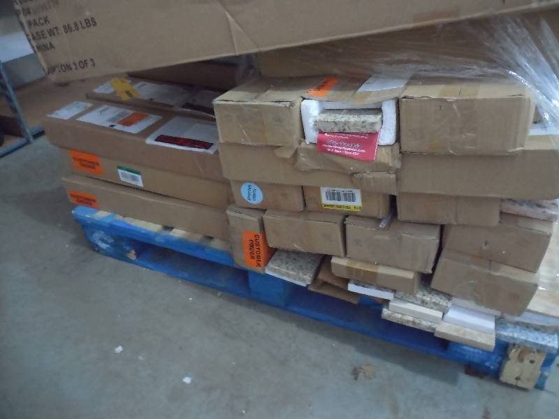 lot 13 image: PALLET LOT OF GRANITE SIDE & BACK SPLASHES