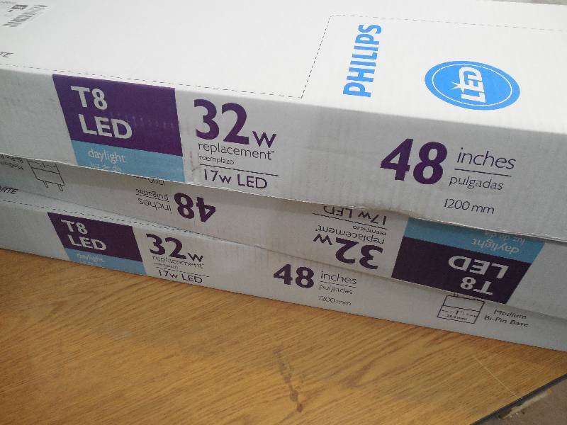lot 23 image: 3 BOXES OF 48 T8 LED BULBS
