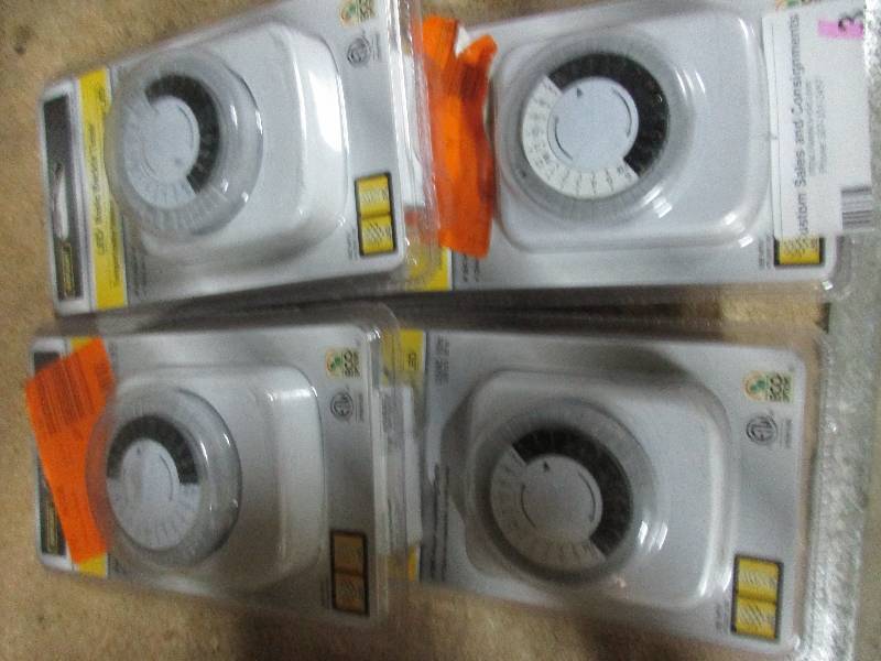 4 LED back lit plug in timers NEW