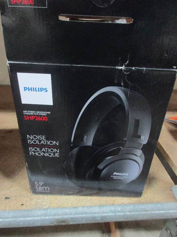Philips noise isolation head phones SHP2600