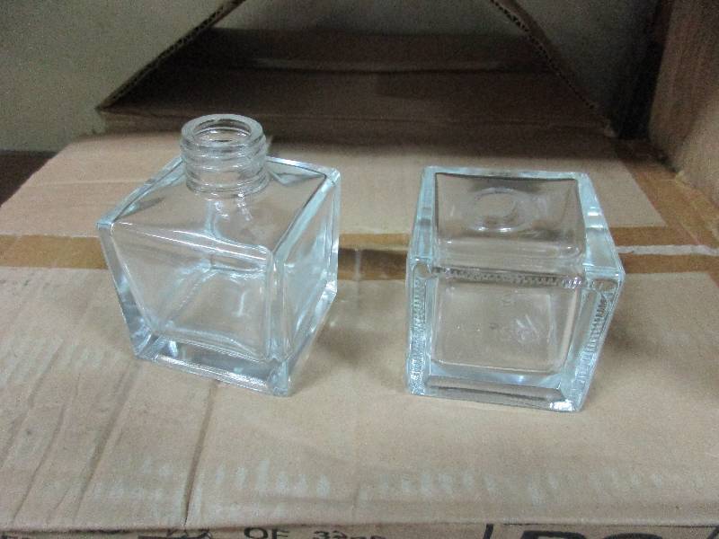 2 cases of 48 - 4 square 85ML glass bottles