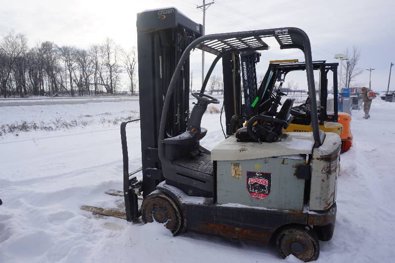 Crown Model FC452550 Electric Fork Lift