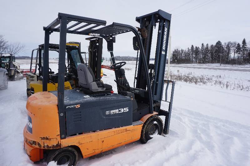 Doosan Model BX35 Electric Forklift