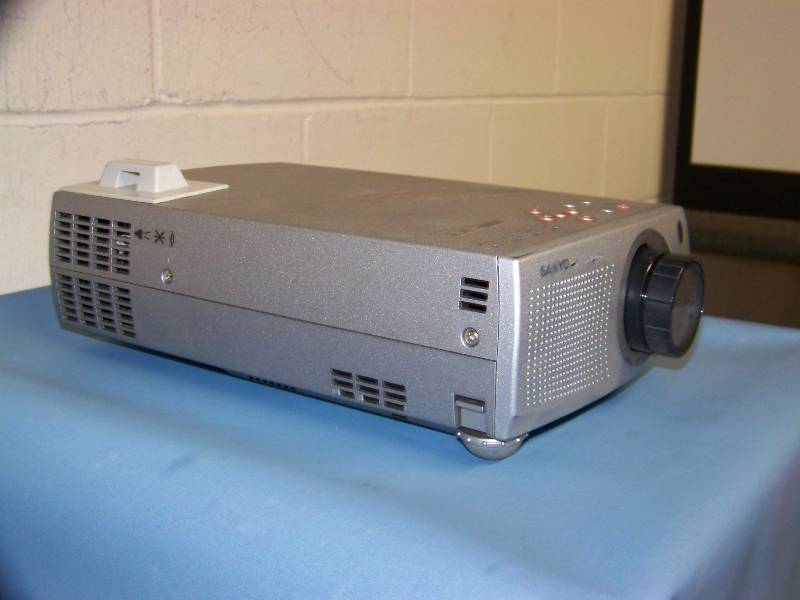 lot 17 image: Sanyo, PLC-SW15, LCD Projector