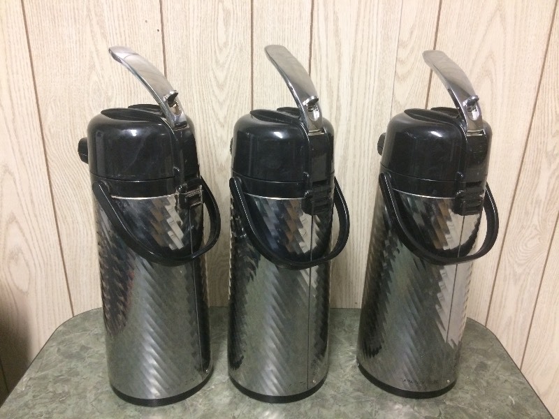 lot 18 image: 3 SERVICE IDEAS MFG AIR POTS