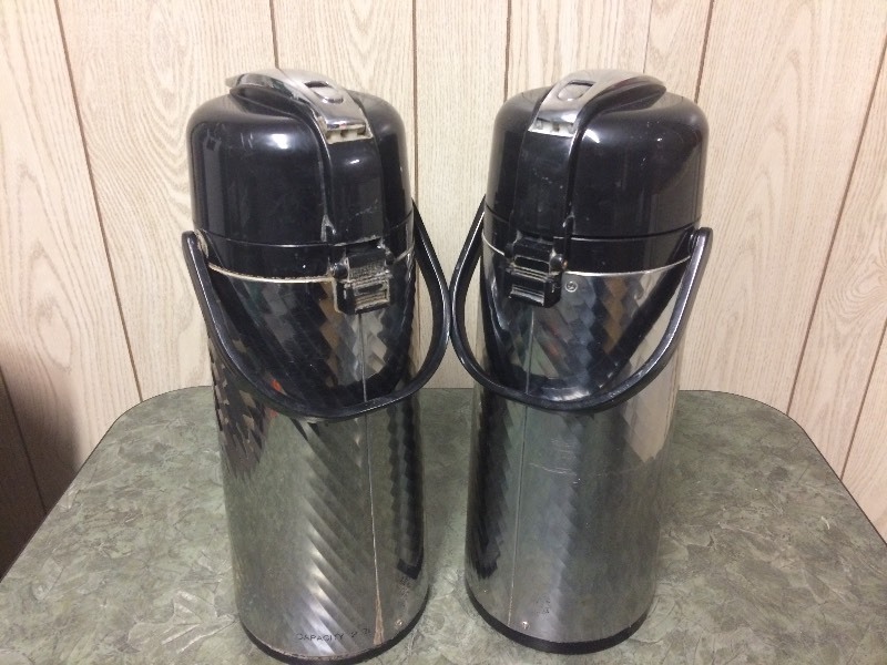 lot 27 image: 2 SERVICE IDEAS MFG AIR POTS
