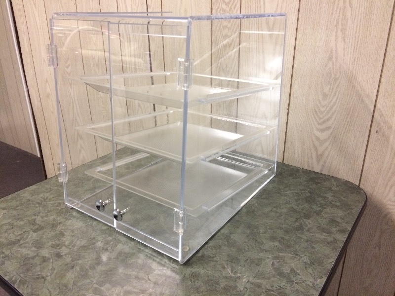lot 12 image: 3 TRAY 2 DOOR ACRYLIC DISPLAY CASE