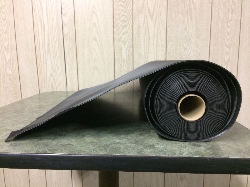 lot 22 image: NEW VINYL UTILITY RUNNER 27 X 25 FEET
