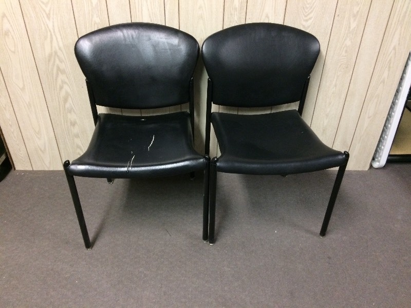 lot 20 image: 2 BLACK  CHAIRS