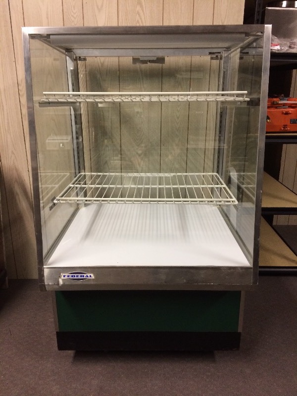 lot 3 image: FEDERAL LIGHTED DISPLAY CASE VH-31