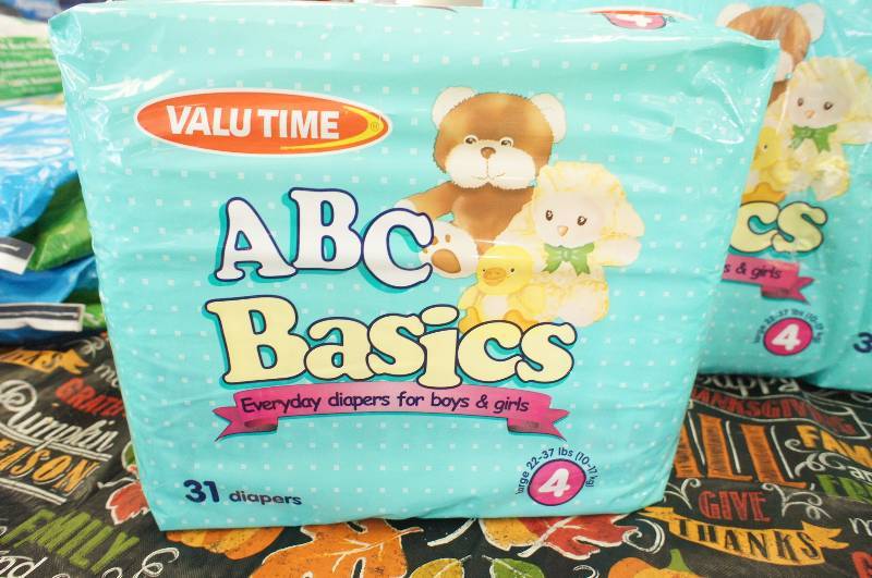 lot 11 image: Lot of 5 - New Valu Time Diapers, Abc Basics Large 22-37 Lb - 31 Per Pack - Size 4