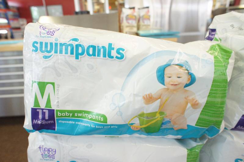lot 13 image: Lot of 6 - New Tippy Toes Disposable Baby Swimpants Medium (24-34lbs) 11 in Each Pack for Girls and Boys