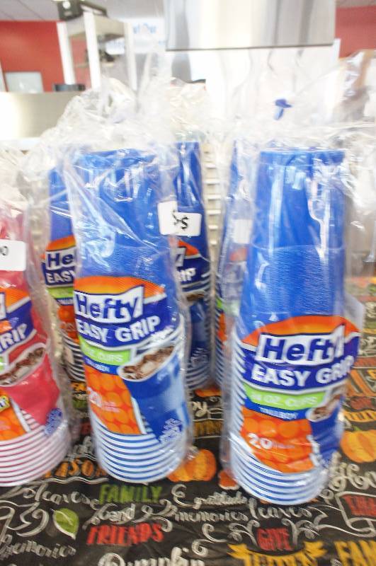 lot 38 image: Lot of 13 - New Assorted Plastic Cups - Hefty, Chinet, and Solo