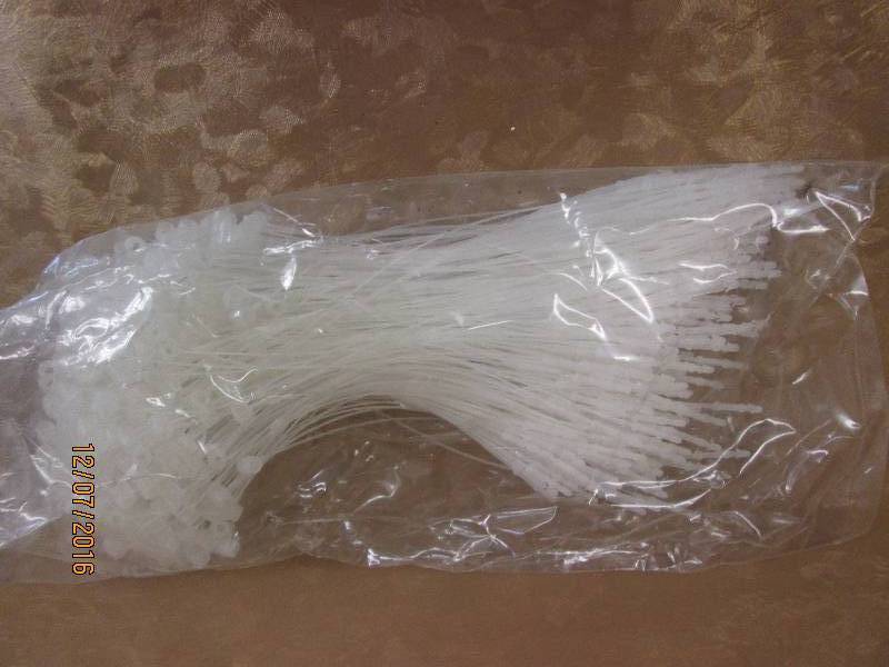 lot 14 image: Huge Lot of 50,000 five inch fasten...