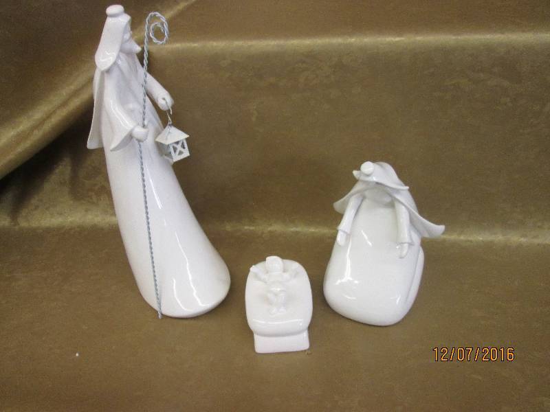 lot 18 image: Lot of 4 Sets Holy Family Nativity...