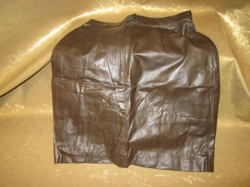 lot 50 image: Size 78 Brown Leather Skirt...