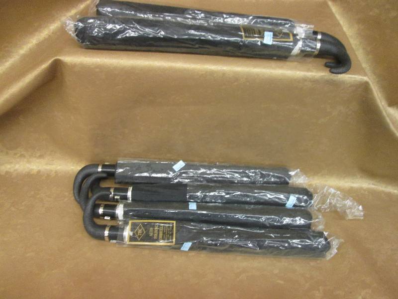 lot 76 image: Lot of 6 Auto Folding Black Umbrell...