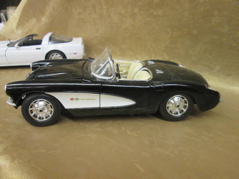 lot 205 image: 2 118 scale metal corvettes- black...
