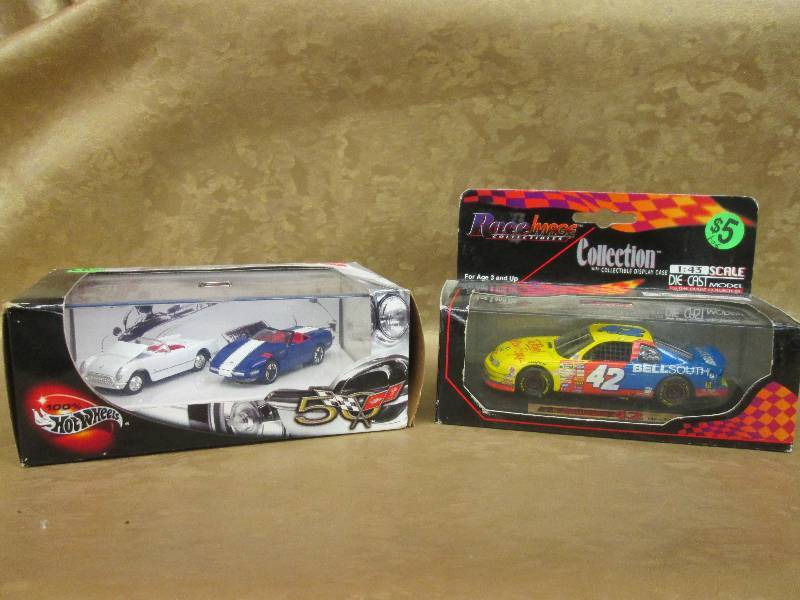 lot 210 image: 2 164 scale hot wheels corvettes i...