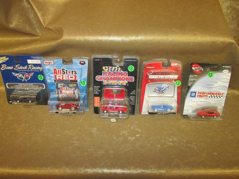lot 212 image: 5 164 scale corvettes...