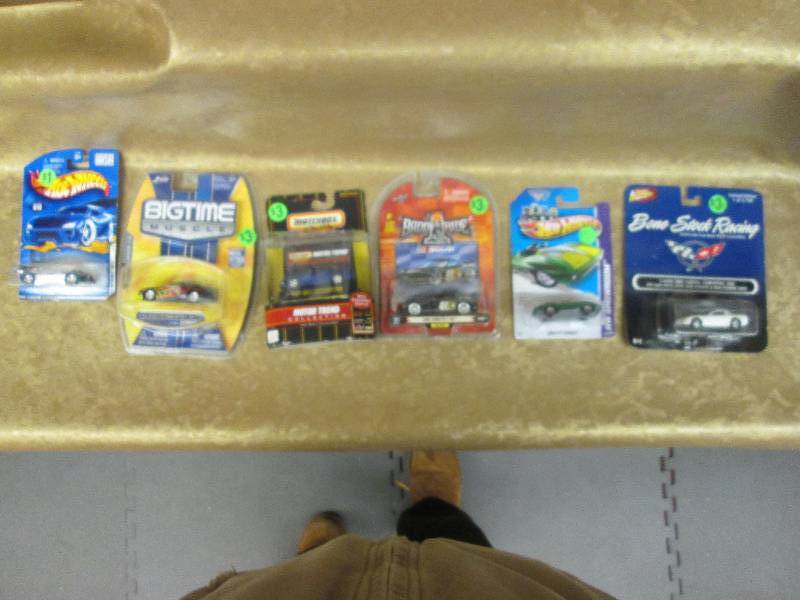 lot 213 image: 6 164 scale corvettes...