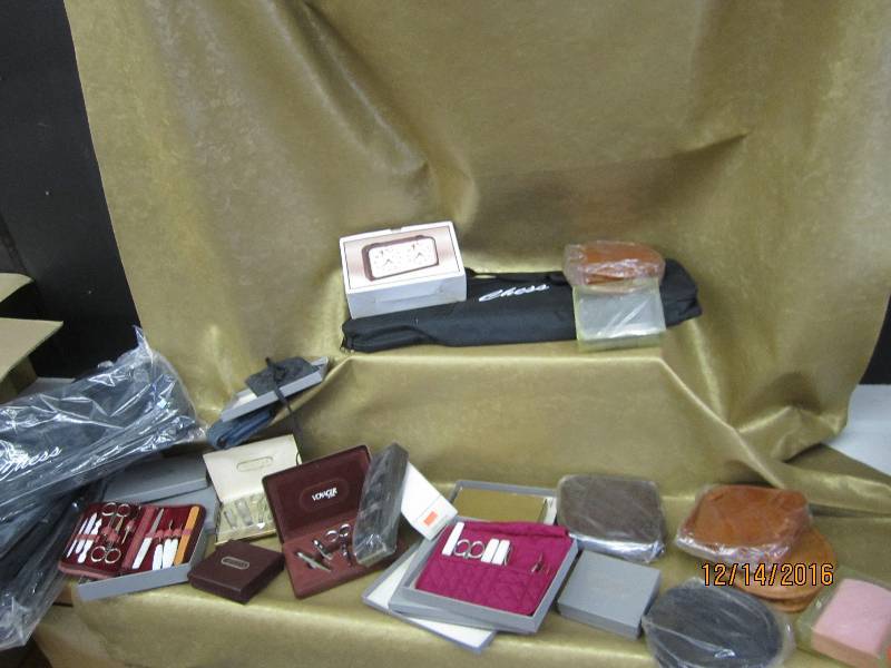 lot 83 image: 8 chess holders and lot of nail kit...