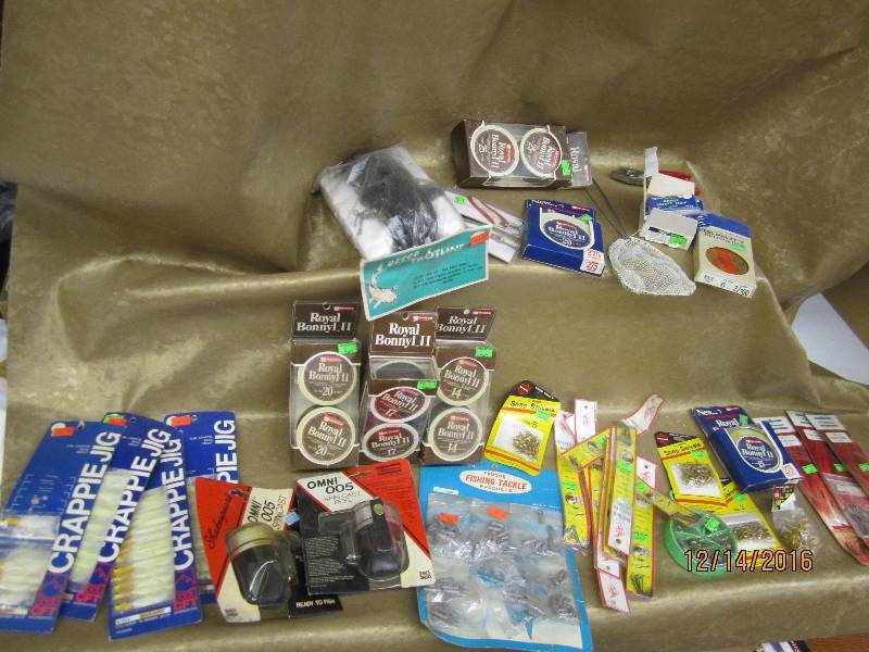 lot 91 image: Lot of vintage fishing gear...