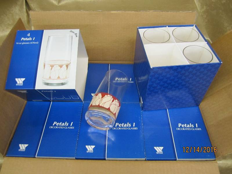 lot 93 image: 6 boxes of 4 Petals tumblers...