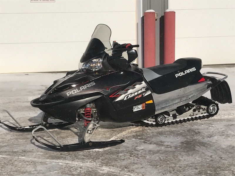 lot 16 image: 2006 Polaris FST Classic