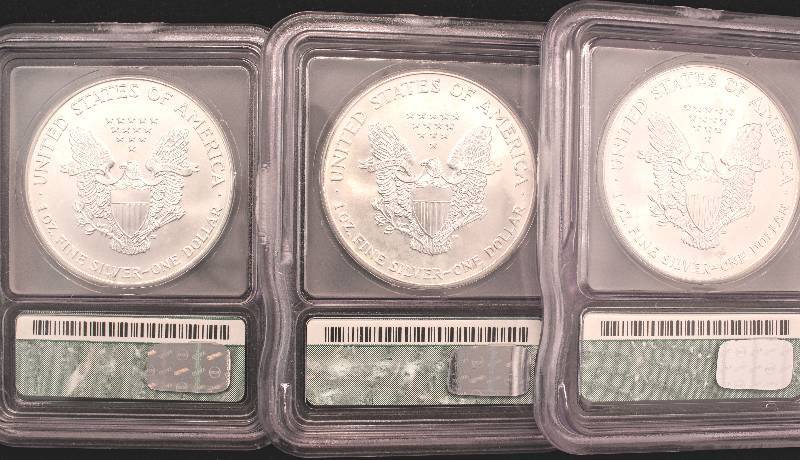 GROUP OF 3 2001 AMERICAN SILVER EAGLE DOLLARS MS69 ICG