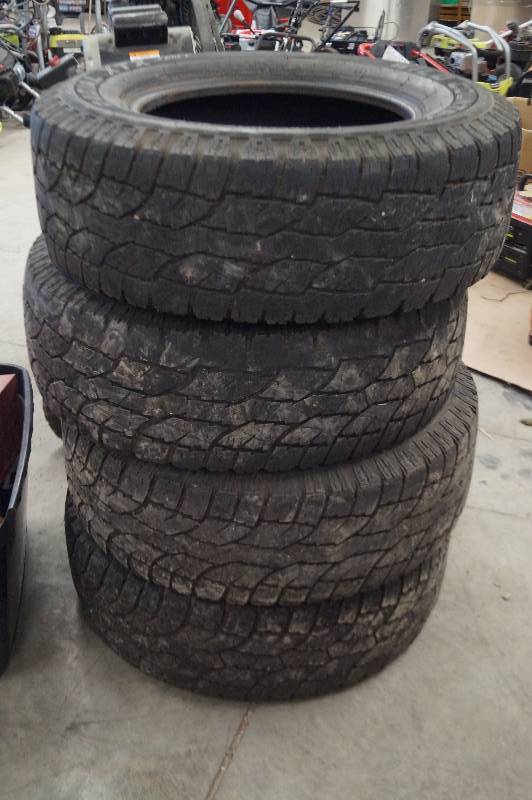 Pickup Tire Set