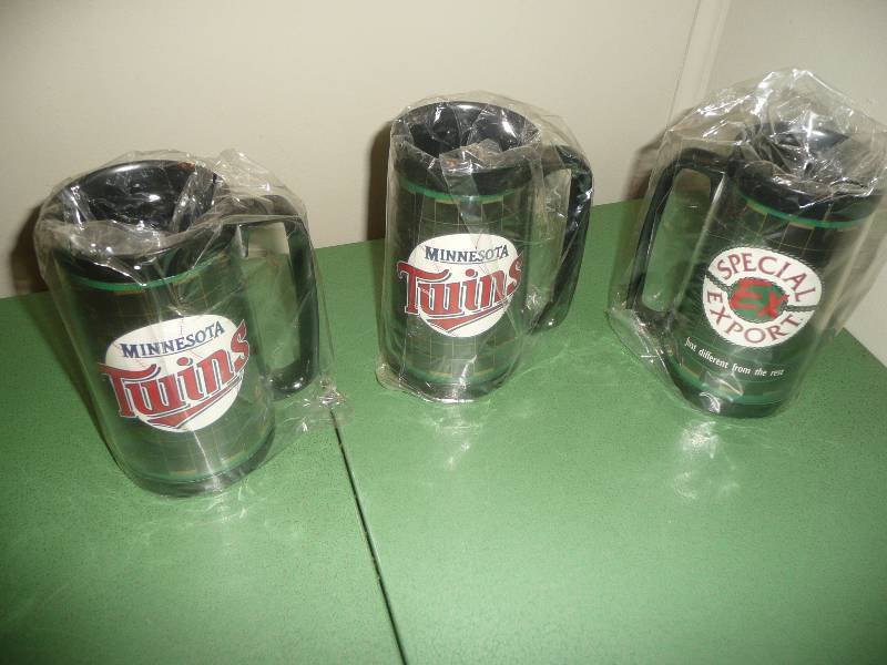 3 Servo Serve Twins Mugs NOS