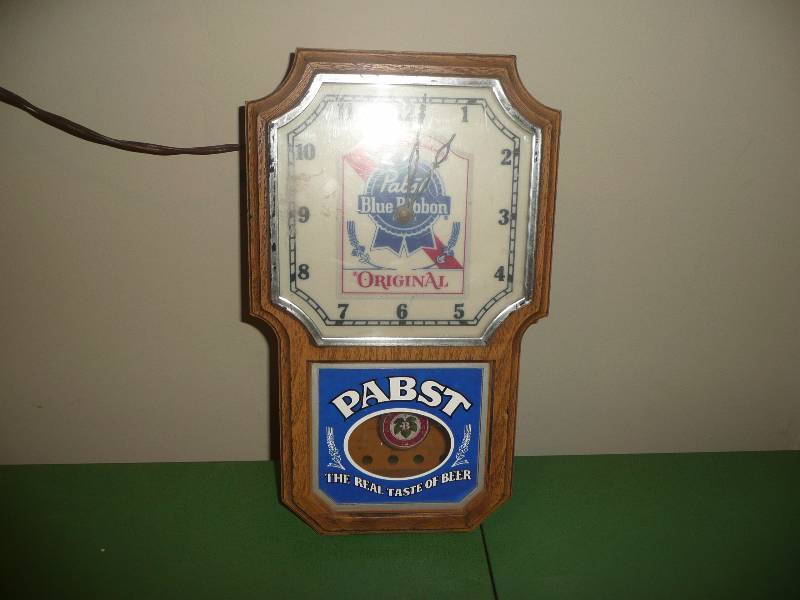 Vintage Pabst Clock - Clock is not working - Still Nice Piece - 8 by 14