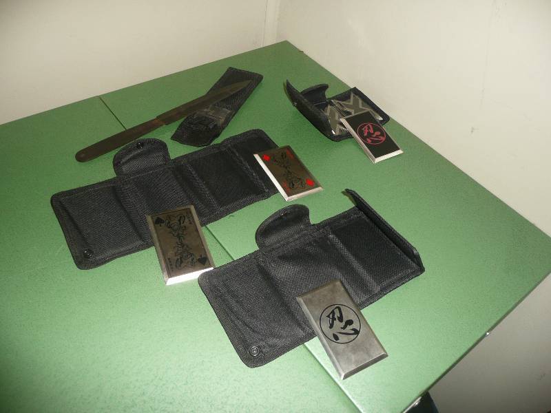 Very Cool Group Of Throwing Cards & Knife - See Pictures