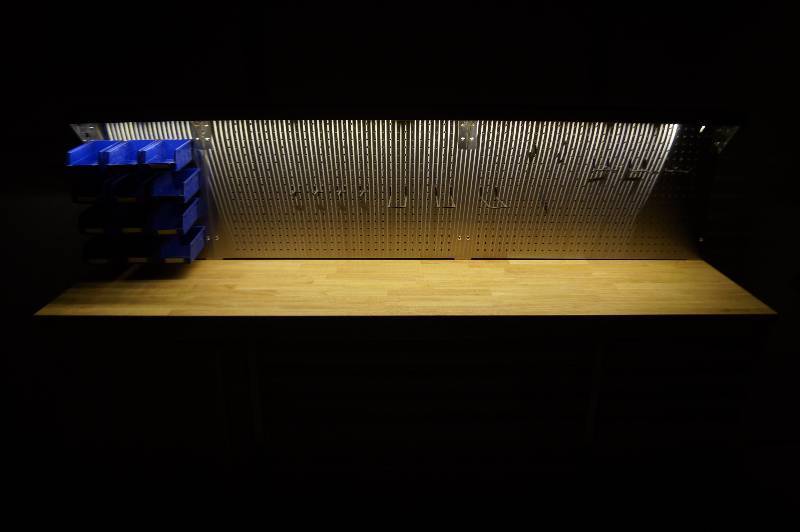 lot 1 image: Stainless Steel Rolling Tool Bench