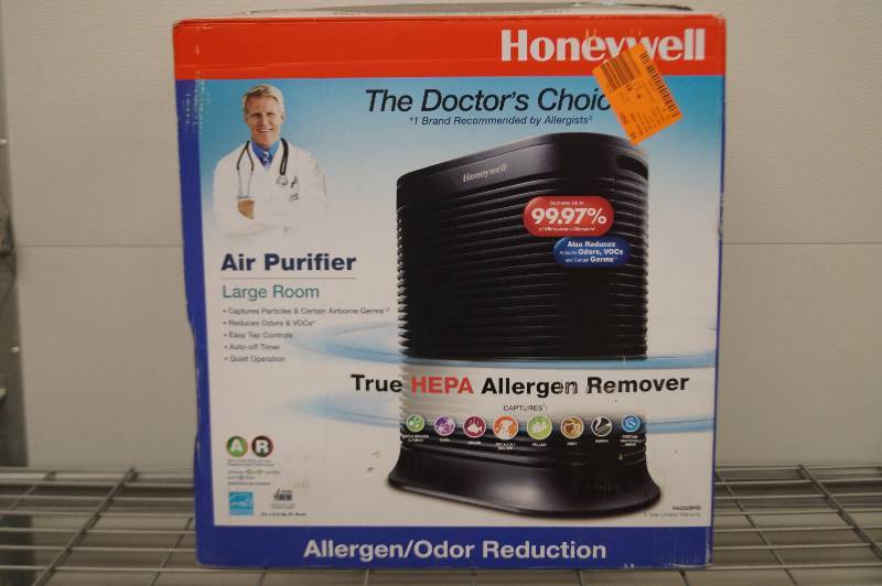 lot 13 image: Honeywell 300 SQ  FT Air Purifier