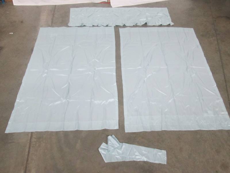lot 71 image: McLeland Design Parisian Bath Window Set