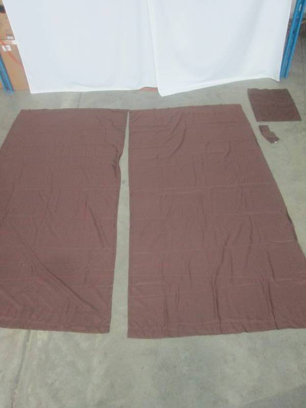 lot 82 image: alcove Microfiber 84 x 84 Window in a Bag