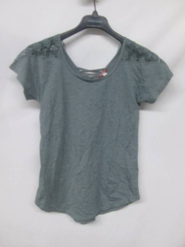 lot 84 image: Unionbay Juniors Natalie Space Dye Jersey Top