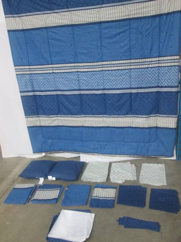 lot 21 image: Alcove Bentley 20-pc. Bedroom Set - Full