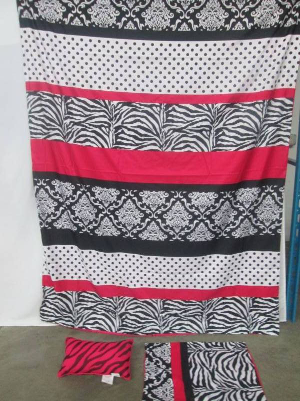 lot 19 image: MiZone Gemma 3-pc. Duvet Cover Set - TwinTwinXL