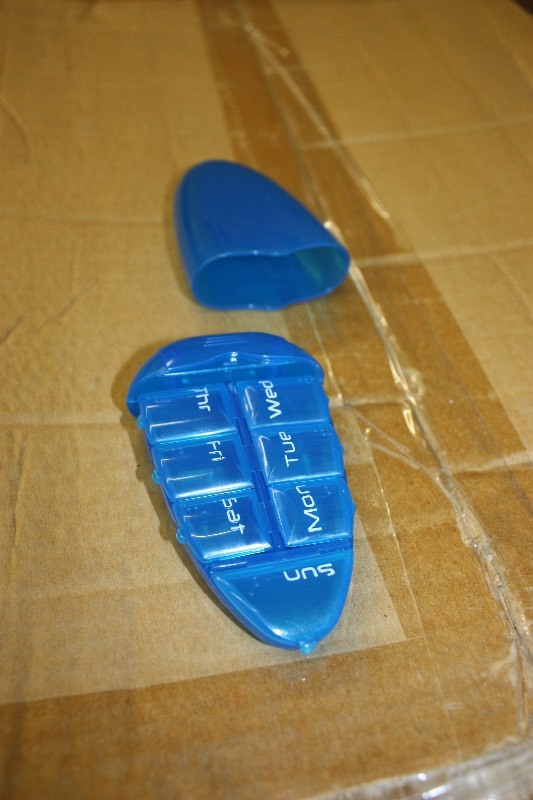5 cases of 250 each Blue 7-day pill box