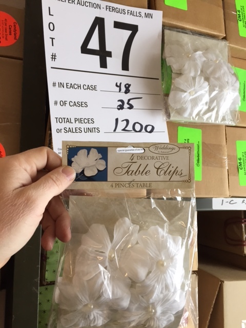 1200 packs of 4 table clip in floral design