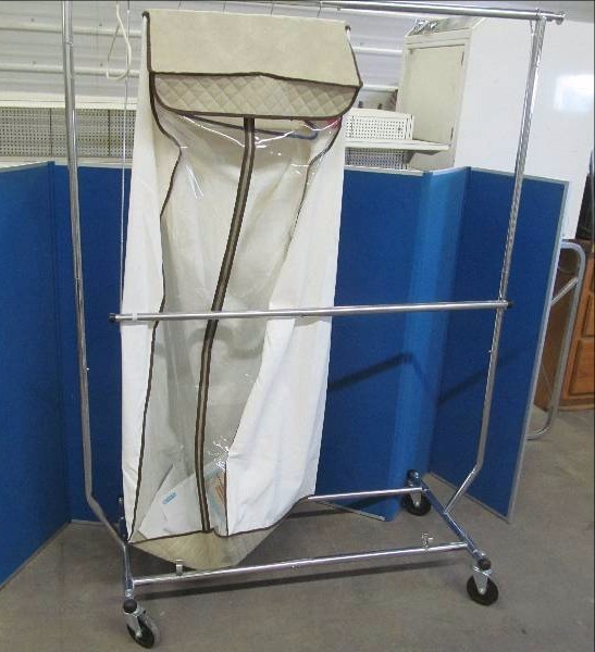 garment rack on wheels
