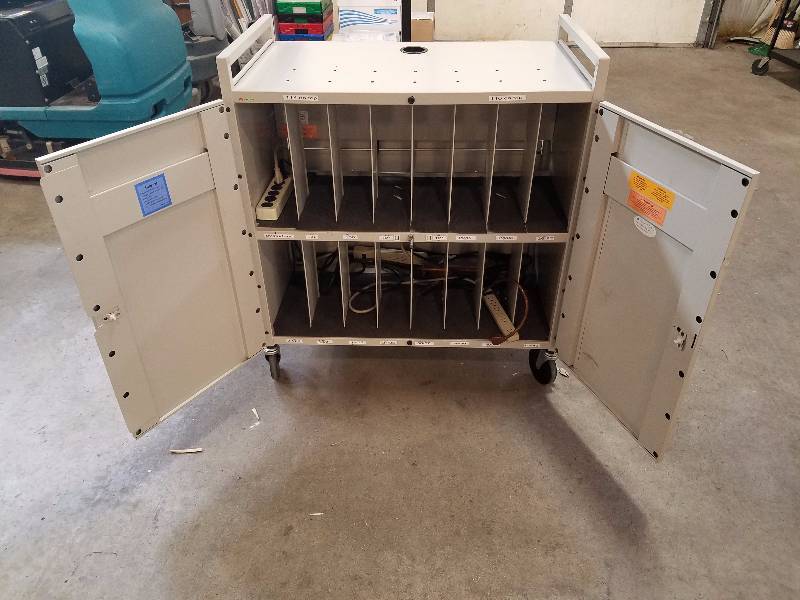 lot 94 image: LaptopNotebook Storage Cart