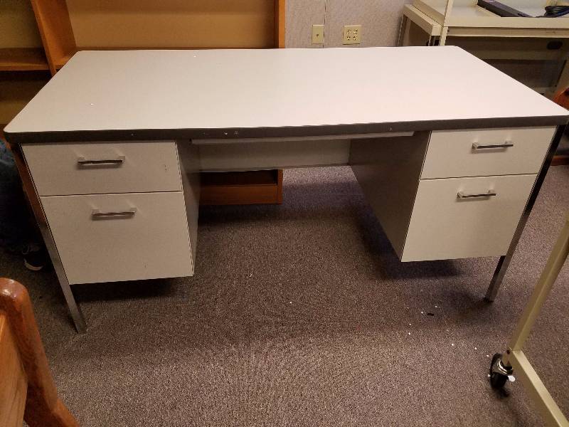 lot 30 image: Office Desk