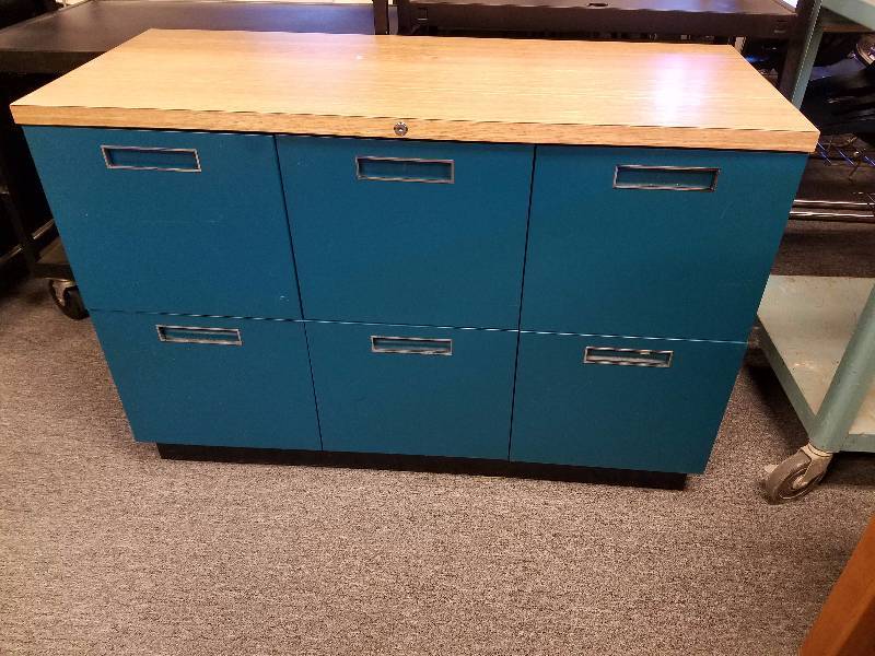 lot 51 image: File cabinet