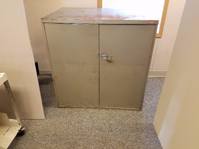 lot 90 image: Storage Cabinet